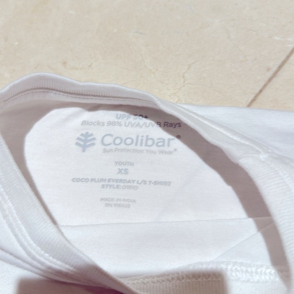 Coolibar white spf 50+ shirt in xa kids - Picture 2 of 3